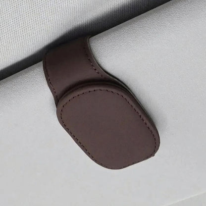 車用 サンバイザー用 メガネホルダー クリップ レザー調 メガネ収納ホルダー マグネット式 多機能 カーアクセサリー 眼鏡クリップ 車内収納 汎用タイプ